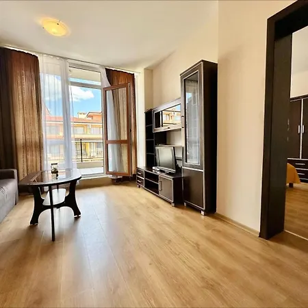 Menada Luxor Lägenhet