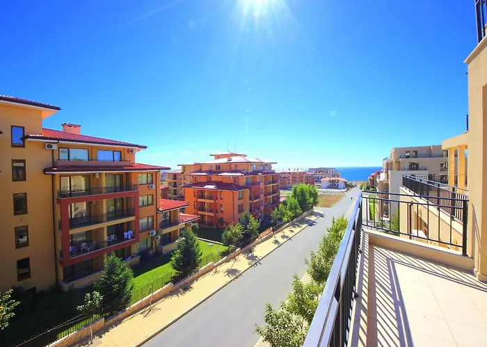 Menada Luxor アパート