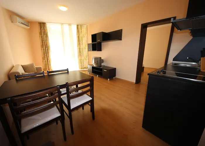 Menada Luxor アパート *