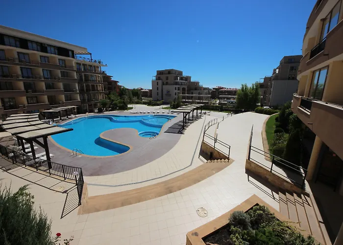 Menada Luxor アパート