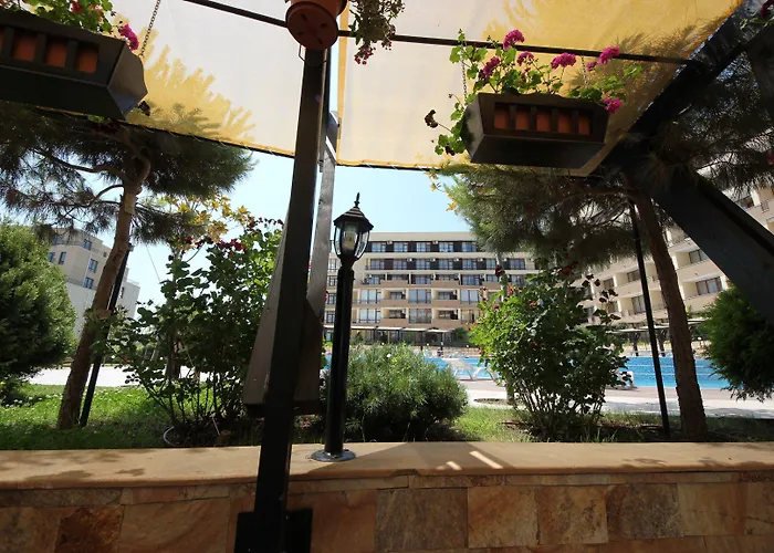 アパート Menada Luxor *