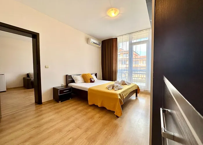 Menada Luxor アパート *