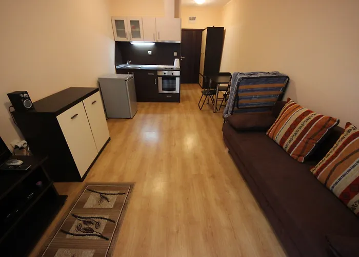 Menada Luxor アパート *