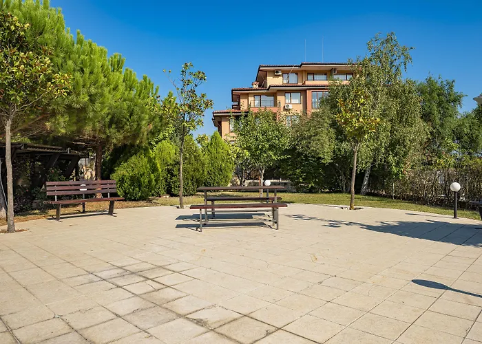 Menada Luxor アパート